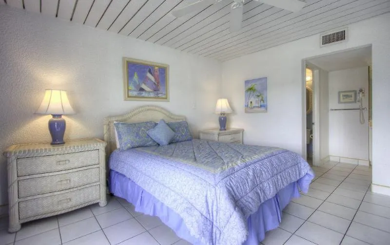 Treasure Island Condominiums Seven Mile Beach 3*,